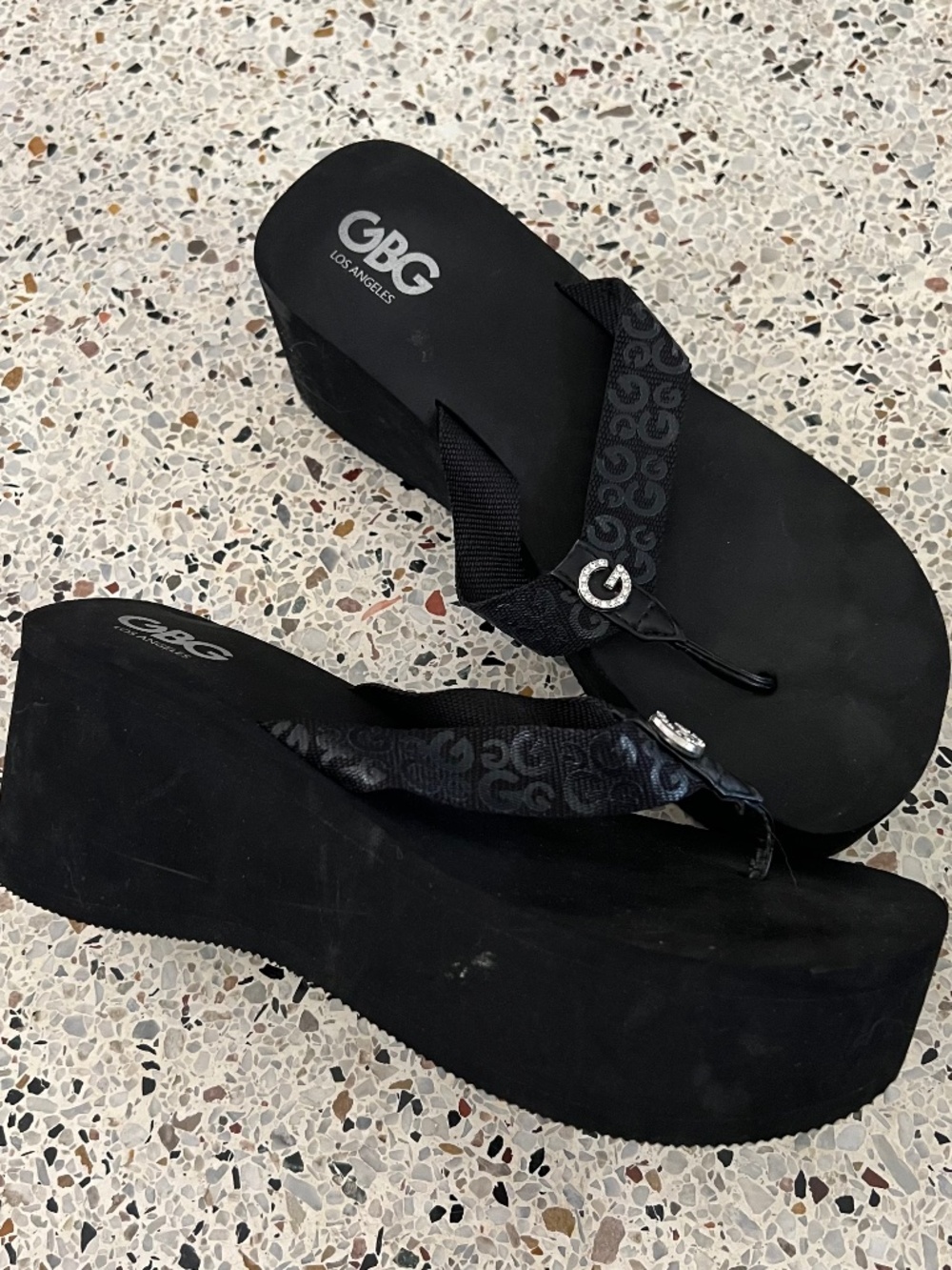 GBG by GUESS Black Flip Flops Wedged Platforms With Logo  Size 10